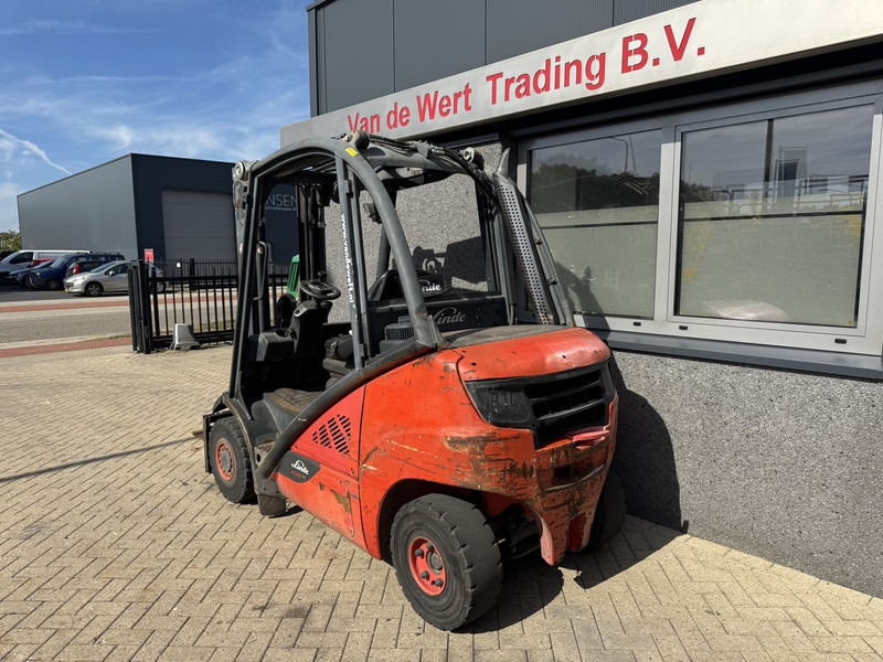 Linde H25D-02 Triplo 470 Freelift / Sideshift VW Diesel 2014 - Dizel viljuškar: slika 4 Linde H25D-02 Triplo 470 Freelift / Sideshift VW Diesel 2014 - Dizel viljuškar: slika 4