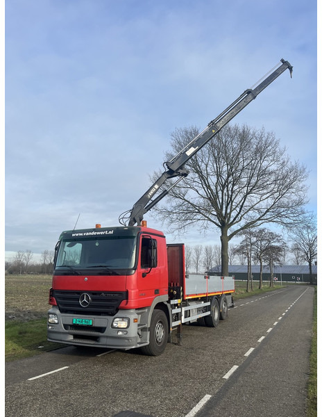 Mercedes-Benz ACTROS 2832 - Kamion sa tovarnim sandukom, Kamion sa dizalicom: slika 2 Mercedes-Benz ACTROS 2832 - Kamion sa tovarnim sandukom, Kamion sa dizalicom: slika 2