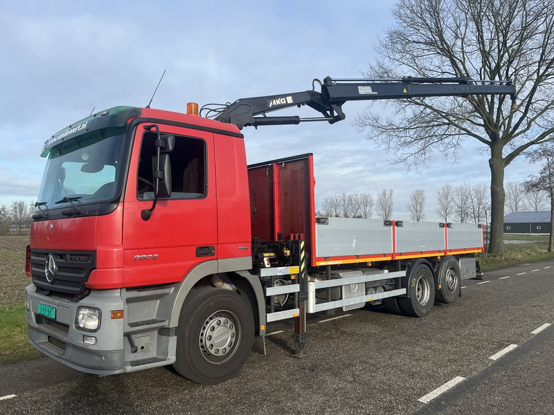 Mercedes-Benz ACTROS 2832 - MKG HKL140 - automaat - EURO5 -lift/stuur as - 600dkm - 2006 - Kamion sa tovarnim sandukom, Kamion sa dizalicom: slika 1 Mercedes-Benz ACTROS 2832 - MKG HKL140 - automaat - EURO5 -lift/stuur as - 600dkm - 2006 - Kamion sa tovarnim sandukom, Kamion sa dizalicom: slika 1