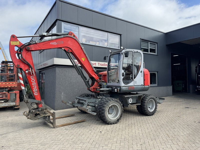 Neuson 9503 WD Mobiele Kraan 2009 Palletvork, Stenenklem, 2x Bak 8860hours Deutz Diesel - Pokretni kran: slika 3 Neuson 9503 WD Mobiele Kraan 2009 Palletvork, Stenenklem, 2x Bak 8860hours Deutz Diesel - Pokretni kran: slika 3