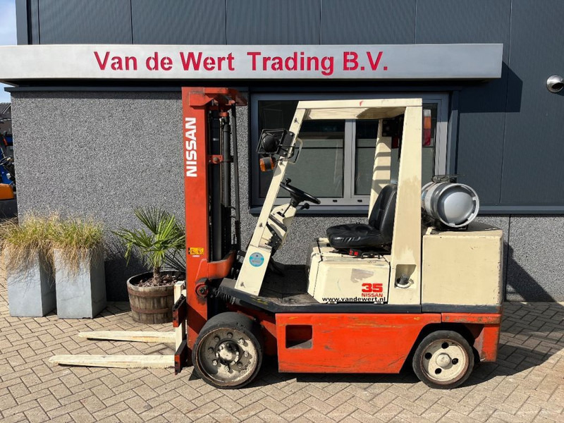 Nissan FG35U heftruck dulpo310 freelift 3e functie LPG COMPACT - Gasni viljuškar: slika 1 Nissan FG35U heftruck dulpo310 freelift 3e functie LPG COMPACT - Gasni viljuškar: slika 1
