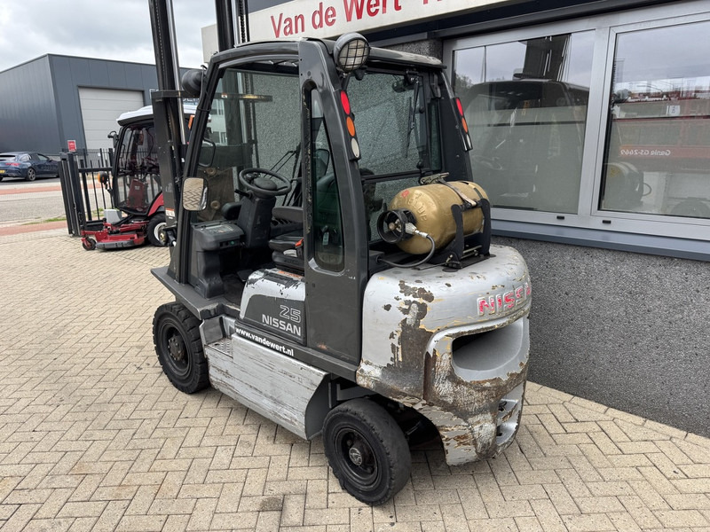Nissan UD02A25PQ Triplo 430 Freelift/Sideshift LPG 2006 - Gasni viljuškar: slika 5 Nissan UD02A25PQ Triplo 430 Freelift/Sideshift LPG 2006 - Gasni viljuškar: slika 5