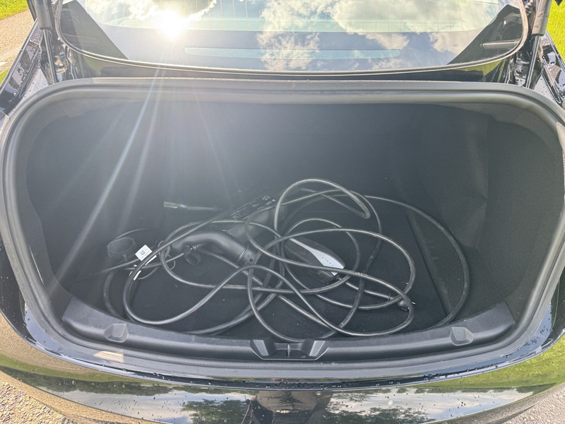 Limuzina Tesla Model 3: slika 9