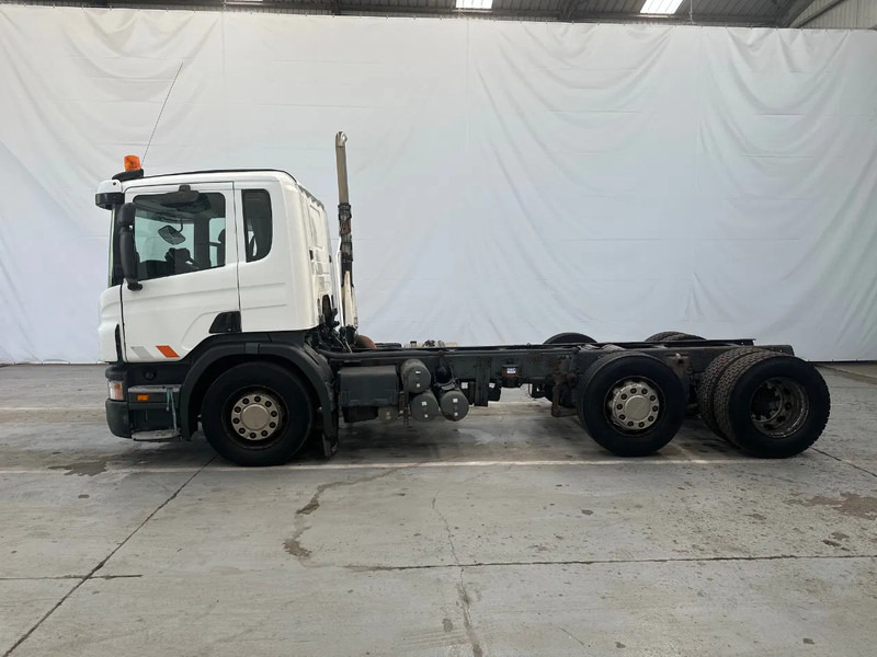 Scania P230 6X2 / Essieu relevable directionnel / Stuurbare liftas / Steerable lift axle / RETARDER / 481205 - Kamion sa golom šasijom i zatvorenom kabinom: slika 2 Scania P230 6X2 / Essieu relevable directionnel / Stuurbare liftas / Steerable lift axle / RETARDER / 481205 - Kamion sa golom šasijom i zatvorenom kabinom: slika 2