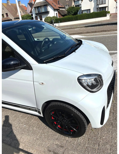 Smart Forfour ONE EQ / 100% ELECTRIC / BRABUS ALLOY WHEELS /EDITION ONE - Automobil: slika 2 Smart Forfour ONE EQ / 100% ELECTRIC / BRABUS ALLOY WHEELS /EDITION ONE - Automobil: slika 2