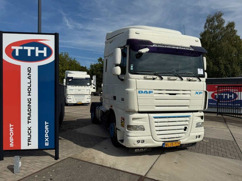 DAF XF105.460 SpaceCab Intarder 2x Fueltank - Tegljač: slika 1 DAF XF105.460 SpaceCab Intarder 2x Fueltank - Tegljač: slika 1