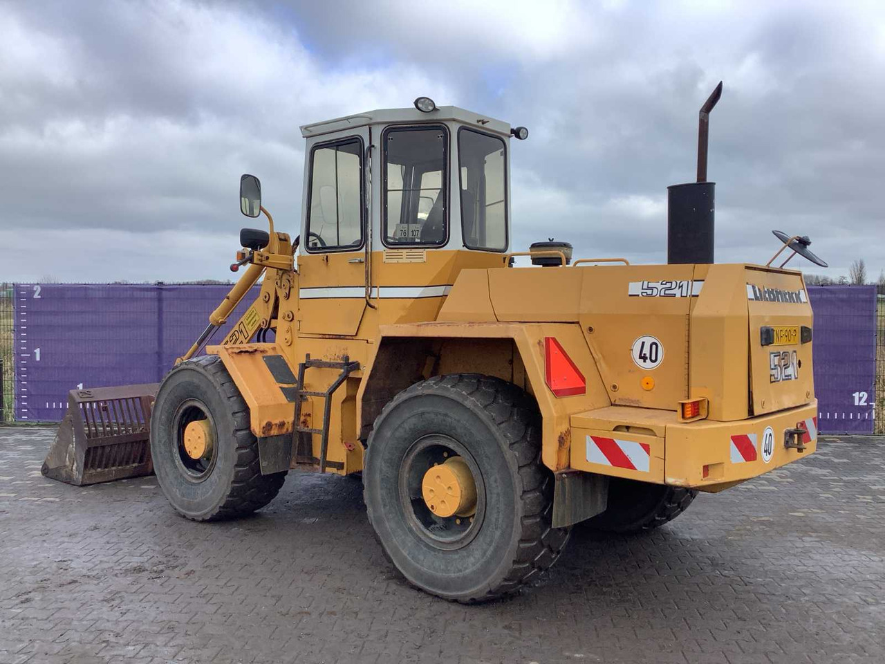 1989 - LIEBHERR - L521 - SHOVEL - Utovarivač točkaš: slika 4 1989 - LIEBHERR - L521 - SHOVEL - Utovarivač točkaš: slika 4