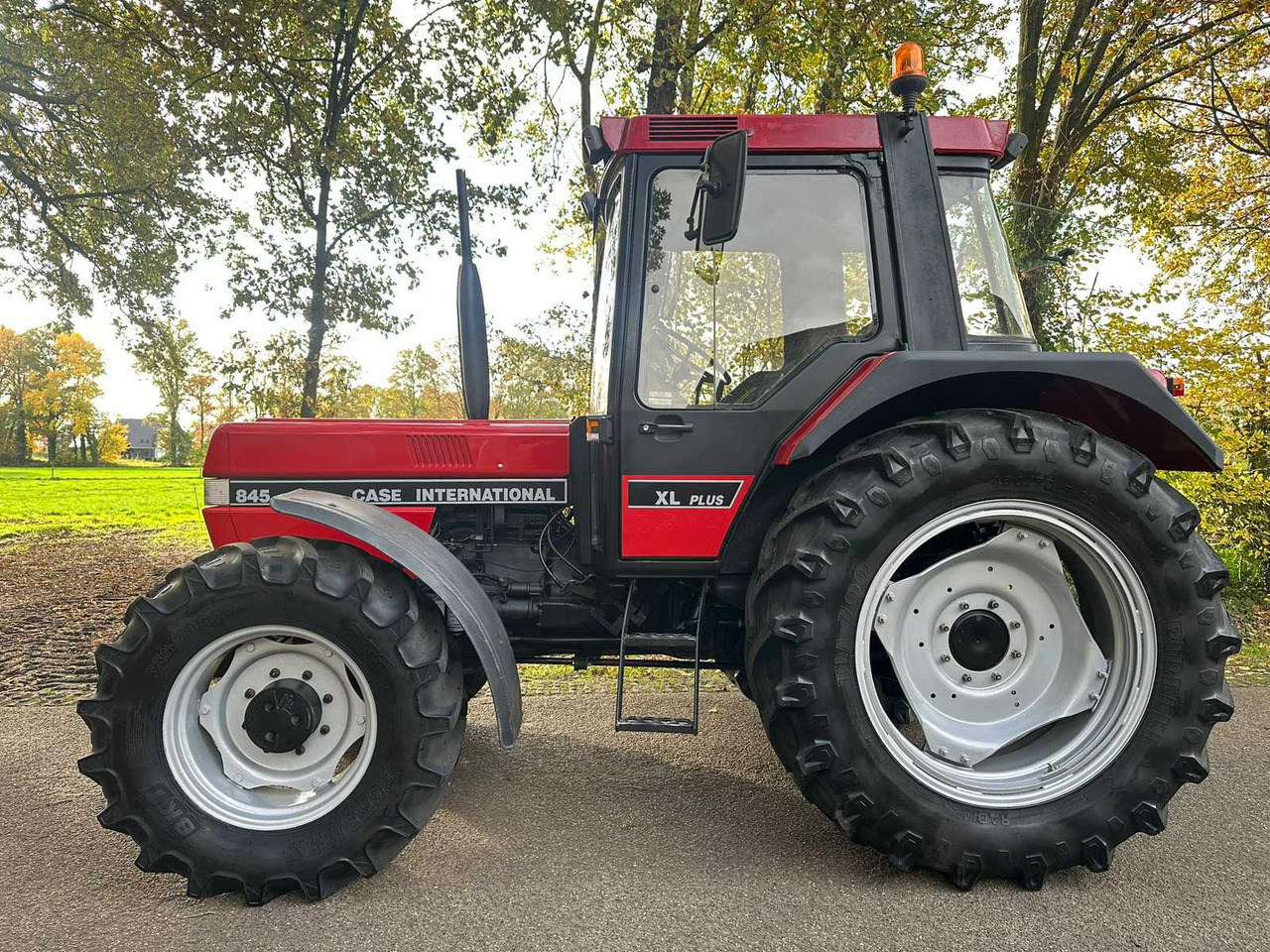 1992 CASE INTERNATIONAL 845 844 XLA PLUS ALL-WHEEL DRIVE FARM TRACTOR - Traktor: slika 3 1992 CASE INTERNATIONAL 845 844 XLA PLUS ALL-WHEEL DRIVE FARM TRACTOR - Traktor: slika 3
