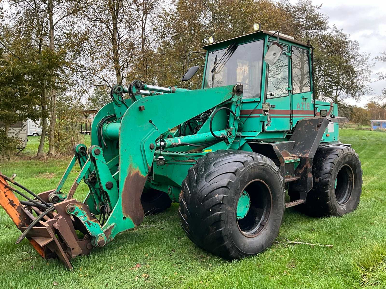 1996 AHLMANN AZ18 SHOVEL - Utovarivač točkaš: slika 4 1996 AHLMANN AZ18 SHOVEL - Utovarivač točkaš: slika 4