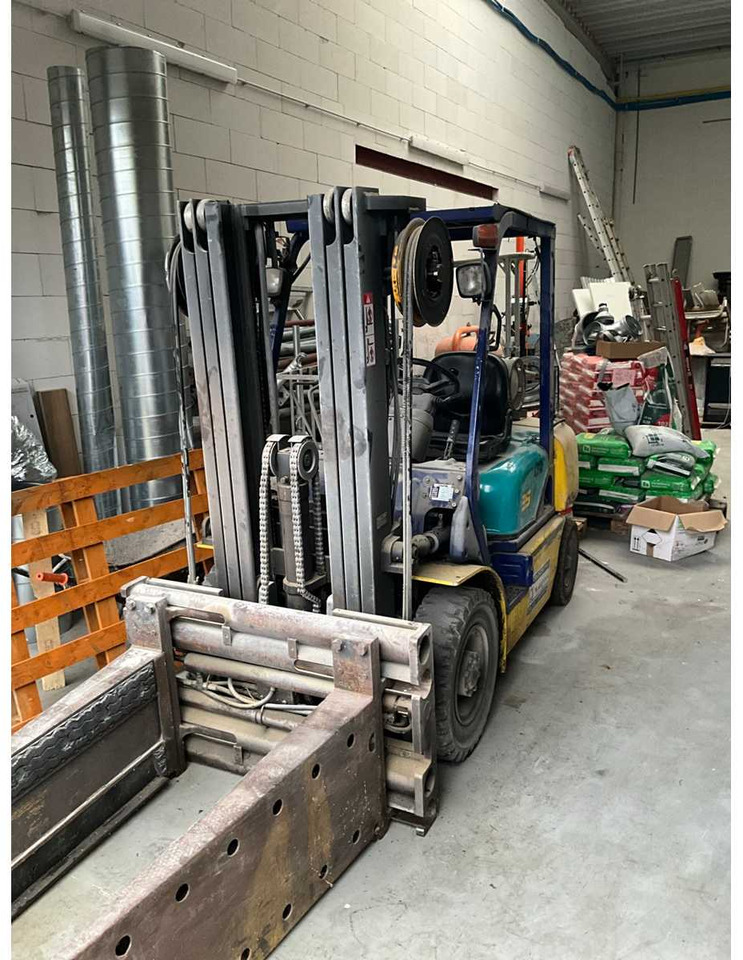 1999 KOMATSU FG25T12 FORKLIFT - Viljuškar: slika 3 1999 KOMATSU FG25T12 FORKLIFT - Viljuškar: slika 3