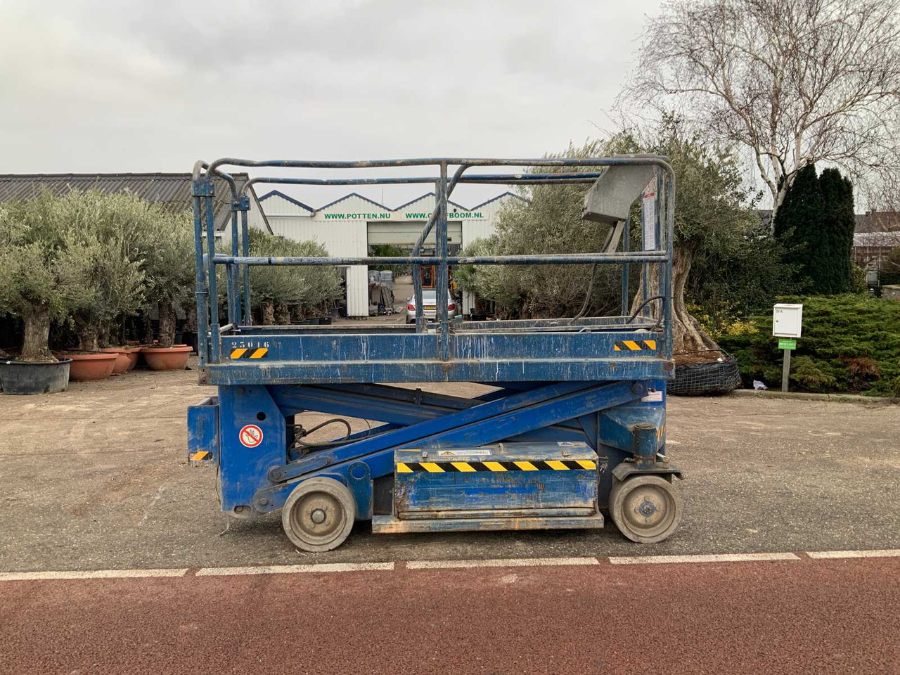 2000 UPRIGHT SL20 AERIAL WORK PLATFORM - Vazdušna platforma: slika 5 2000 UPRIGHT SL20 AERIAL WORK PLATFORM - Vazdušna platforma: slika 5