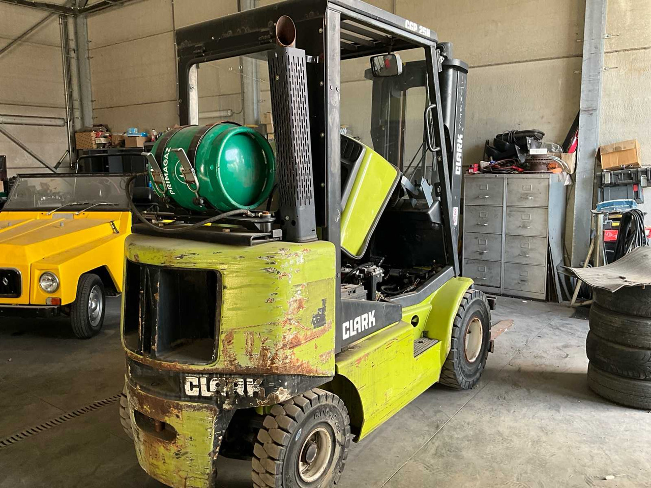 2001 CLARK CGP25H FORKLIFT - Viljuškar: slika 5 2001 CLARK CGP25H FORKLIFT - Viljuškar: slika 5