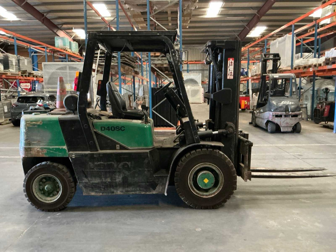 2001 DAEWOO D40SC-2 FORKLIFT - Viljuškar: slika 4 2001 DAEWOO D40SC-2 FORKLIFT - Viljuškar: slika 4