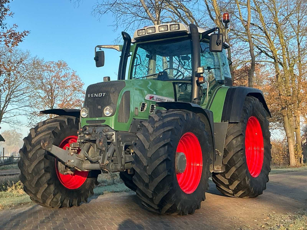 2004 FENDT 818 VARIO TMS ALL-WHEEL DRIVE FARM TRACTOR - Traktor: slika 1 2004 FENDT 818 VARIO TMS ALL-WHEEL DRIVE FARM TRACTOR - Traktor: slika 1