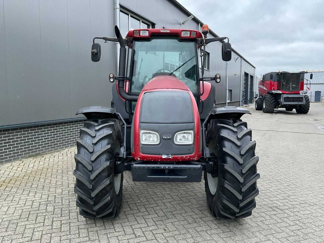 2004 VALTRA T120 ALL-WHEEL DRIVE FARM TRACTOR - Traktor: slika 3 2004 VALTRA T120 ALL-WHEEL DRIVE FARM TRACTOR - Traktor: slika 3