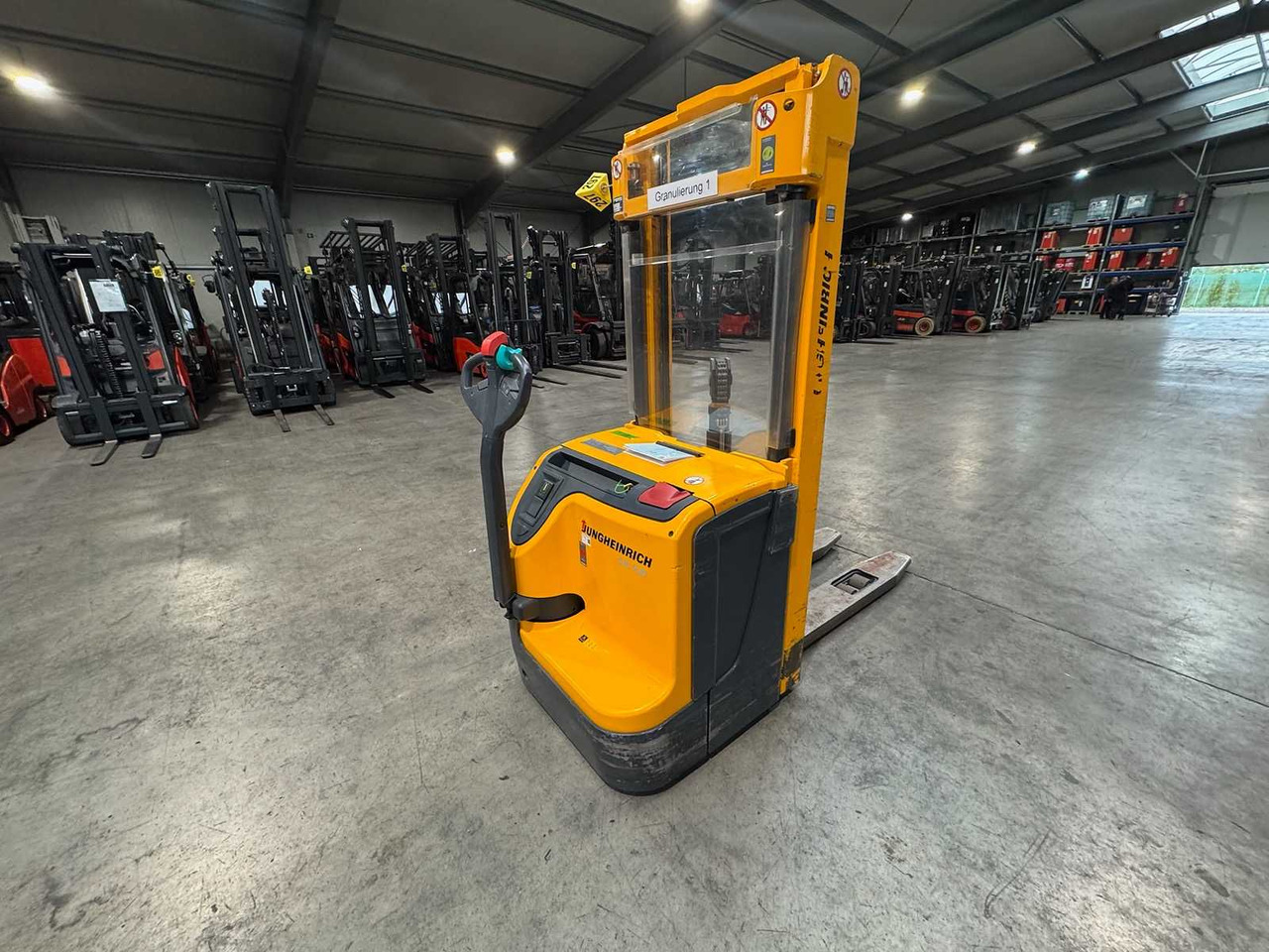 2011 SERVICE 09/2026 JUNGHEINRICH EJC220 2,000KG STACKER PALLET TRUCK ANT FREE LIFT - Viljuškar: slika 2 2011 SERVICE 09/2026 JUNGHEINRICH EJC220 2,000KG STACKER PALLET TRUCK ANT FREE LIFT - Viljuškar: slika 2