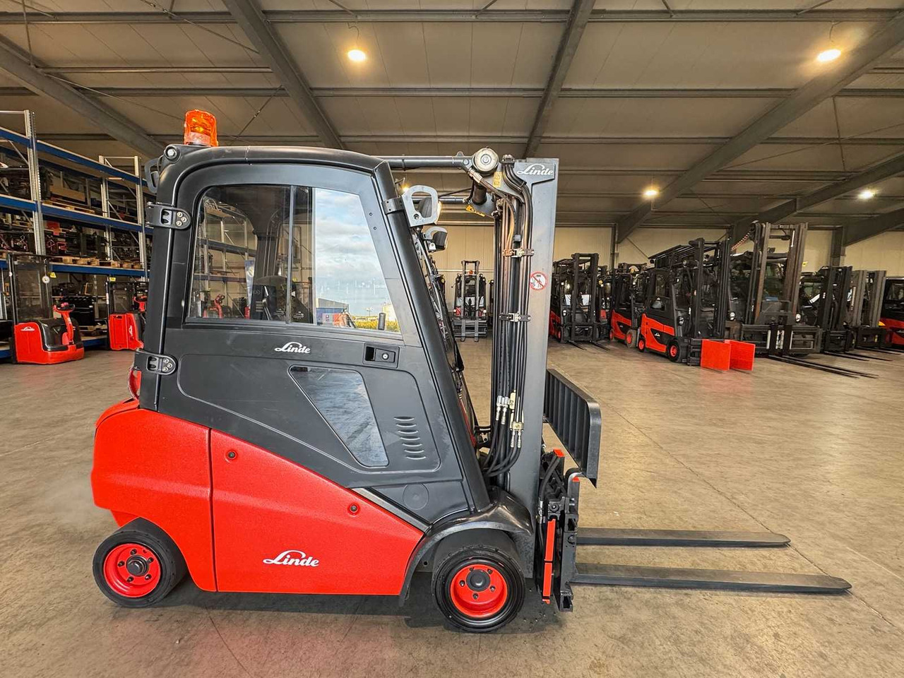 2011 SERVICE + UVV 09/2026 LINDE H20T 2.000KG TRIPLEX 3.+4. - Viljuškar: slika 4 2011 SERVICE + UVV 09/2026 LINDE H20T 2.000KG TRIPLEX 3.+4. - Viljuškar: slika 4