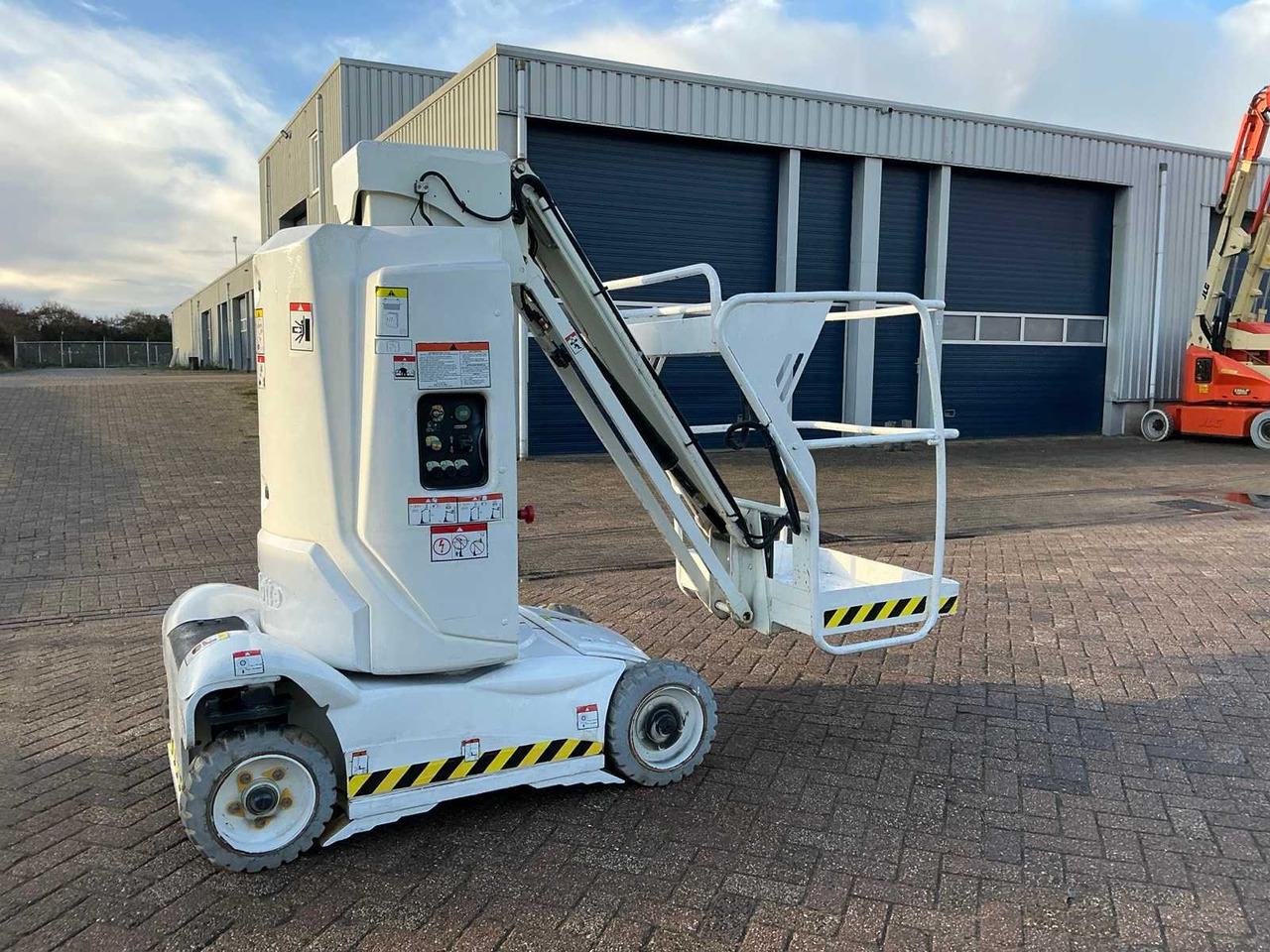 2013 HAULOTTE STAR 8-1 AERIAL PLATFORM - Vazdušna platforma: slika 5 2013 HAULOTTE STAR 8-1 AERIAL PLATFORM - Vazdušna platforma: slika 5