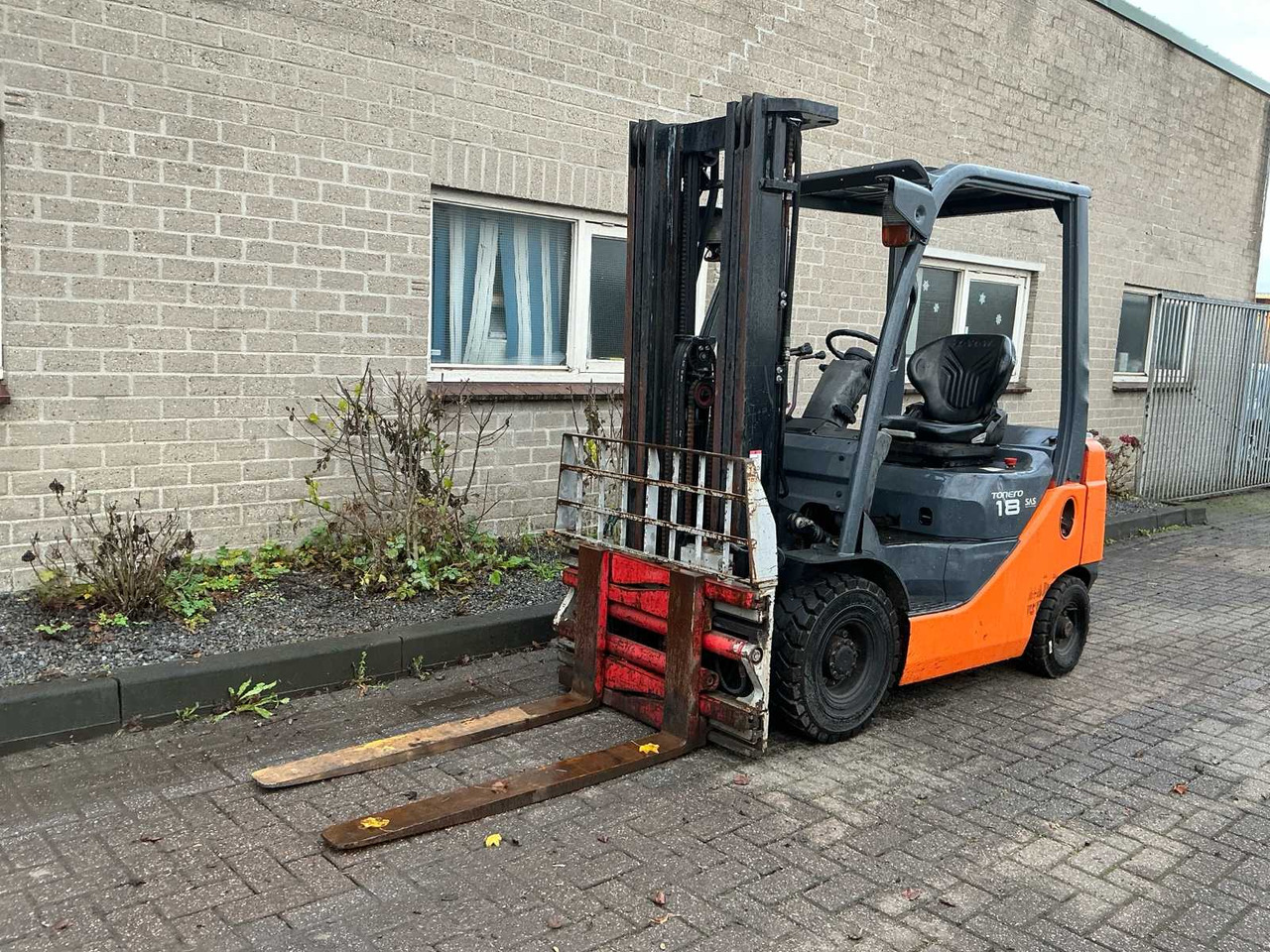 2013 TOYOTA 02-8FDF18 FORKLIFT - Viljuškar: slika 1 2013 TOYOTA 02-8FDF18 FORKLIFT - Viljuškar: slika 1