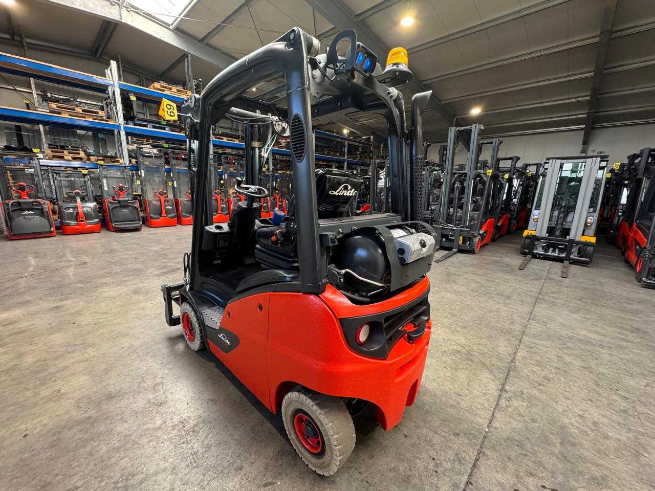 2017 SERVICE + UVV 10/2026 LINDE H16T 1,600KG 3RD + 4TH VALVE FORK ADJUSTER GAS FORKLIFT 6,710 HOURS - Viljuškar: slika 5 2017 SERVICE + UVV 10/2026 LINDE H16T 1,600KG 3RD + 4TH VALVE FORK ADJUSTER GAS FORKLIFT 6,710 HOURS - Viljuškar: slika 5