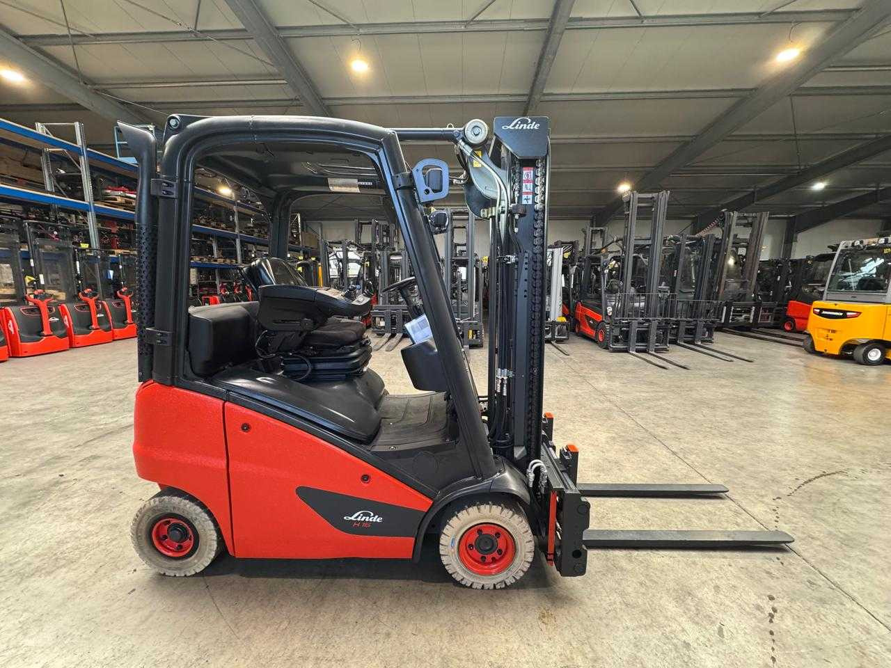2017 SERVICE + UVV 10/2026 LINDE H16T 1,600KG 3RD + 4TH VALVE FORK ADJUSTER GAS FORKLIFT 6,710 HOURS - Viljuškar: slika 2 2017 SERVICE + UVV 10/2026 LINDE H16T 1,600KG 3RD + 4TH VALVE FORK ADJUSTER GAS FORKLIFT 6,710 HOURS - Viljuškar: slika 2