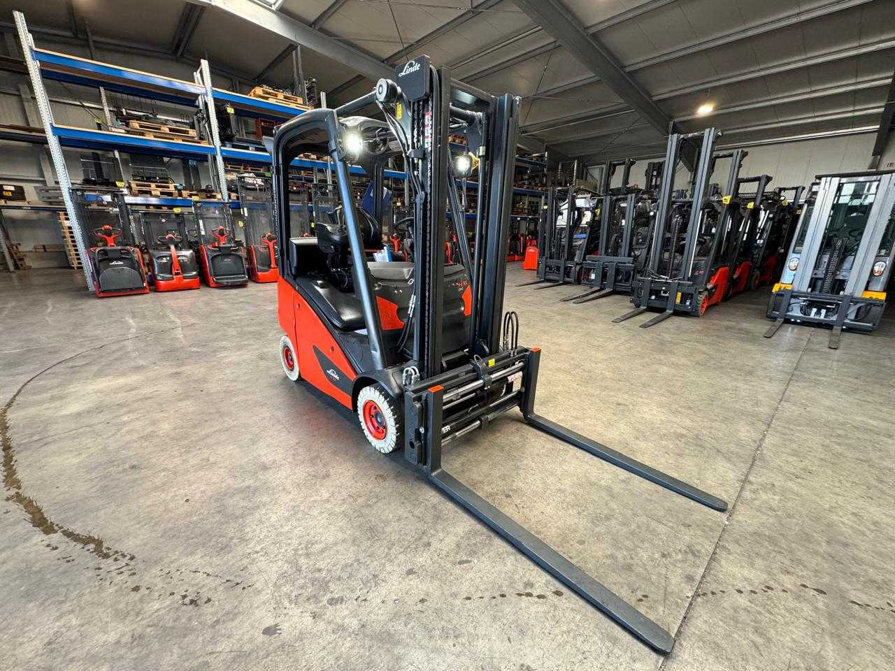2017 SERVICE + UVV 10/2026 LINDE H16T 1,600KG 3RD + 4TH VALVE FORK ADJUSTER GAS FORKLIFT 6,710 HOURS - Viljuškar: slika 4 2017 SERVICE + UVV 10/2026 LINDE H16T 1,600KG 3RD + 4TH VALVE FORK ADJUSTER GAS FORKLIFT 6,710 HOURS - Viljuškar: slika 4