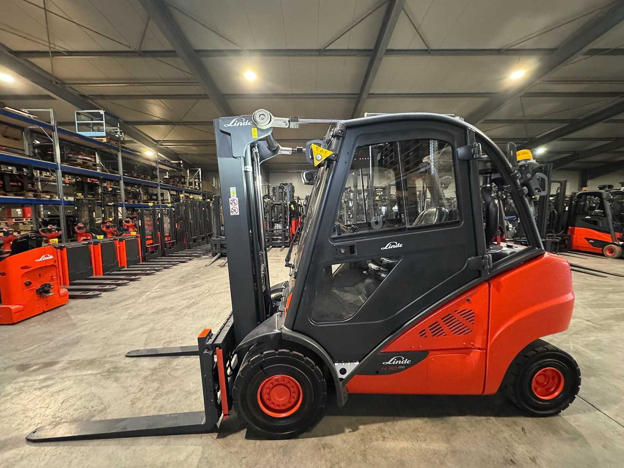 2017 SERVICE + UVV 11/2026 LINDE H30D EVO 3,000KG DUPLEX FREE LIFT 3RD + 4TH VALVE FORK ADJUSTER DIESEL FORKLIFT FORKLIFT 4,702 HOURS. - Viljuškar: slika 2 2017 SERVICE + UVV 11/2026 LINDE H30D EVO 3,000KG DUPLEX FREE LIFT 3RD + 4TH VALVE FORK ADJUSTER DIESEL FORKLIFT FORKLIFT 4,702 HOURS. - Viljuškar: slika 2
