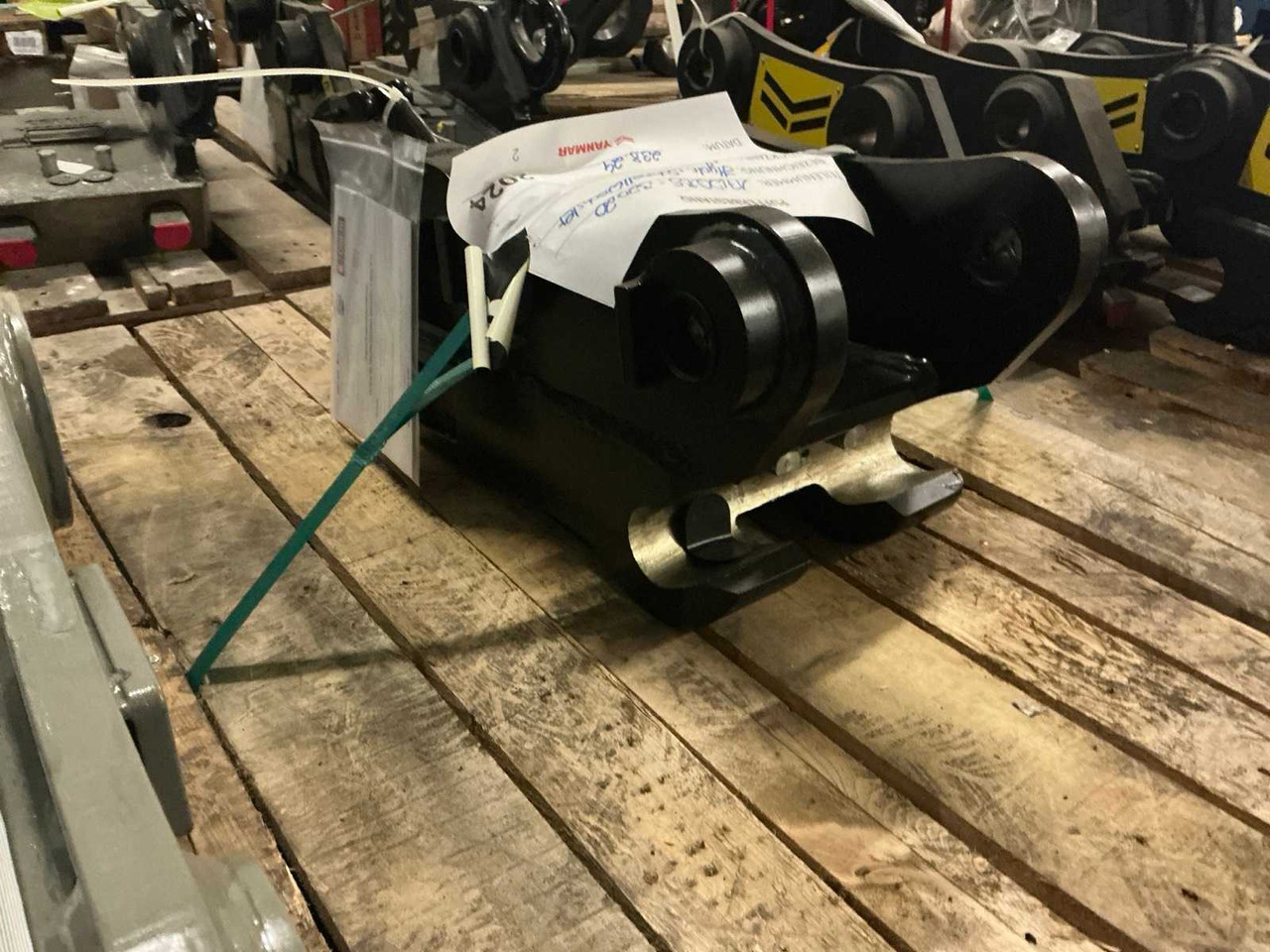 2024 YANMAR QUICK COUPLER, HYDR. - Utovarivač točkaš: slika 2 2024 YANMAR QUICK COUPLER, HYDR. - Utovarivač točkaš: slika 2