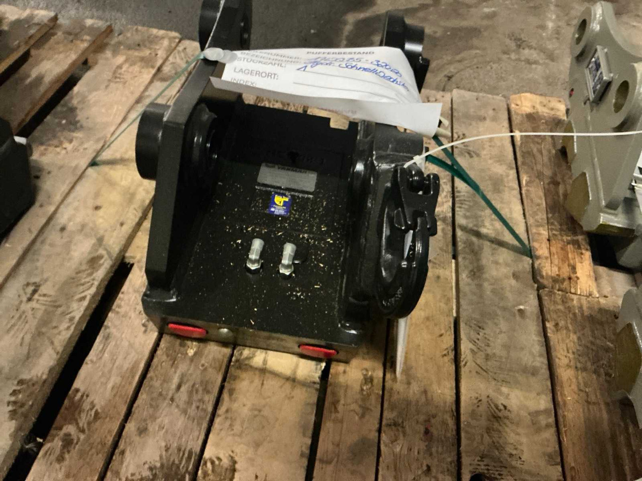 2024 YANMAR QUICK COUPLER, HYDR. - Utovarivač točkaš: slika 4 2024 YANMAR QUICK COUPLER, HYDR. - Utovarivač točkaš: slika 4