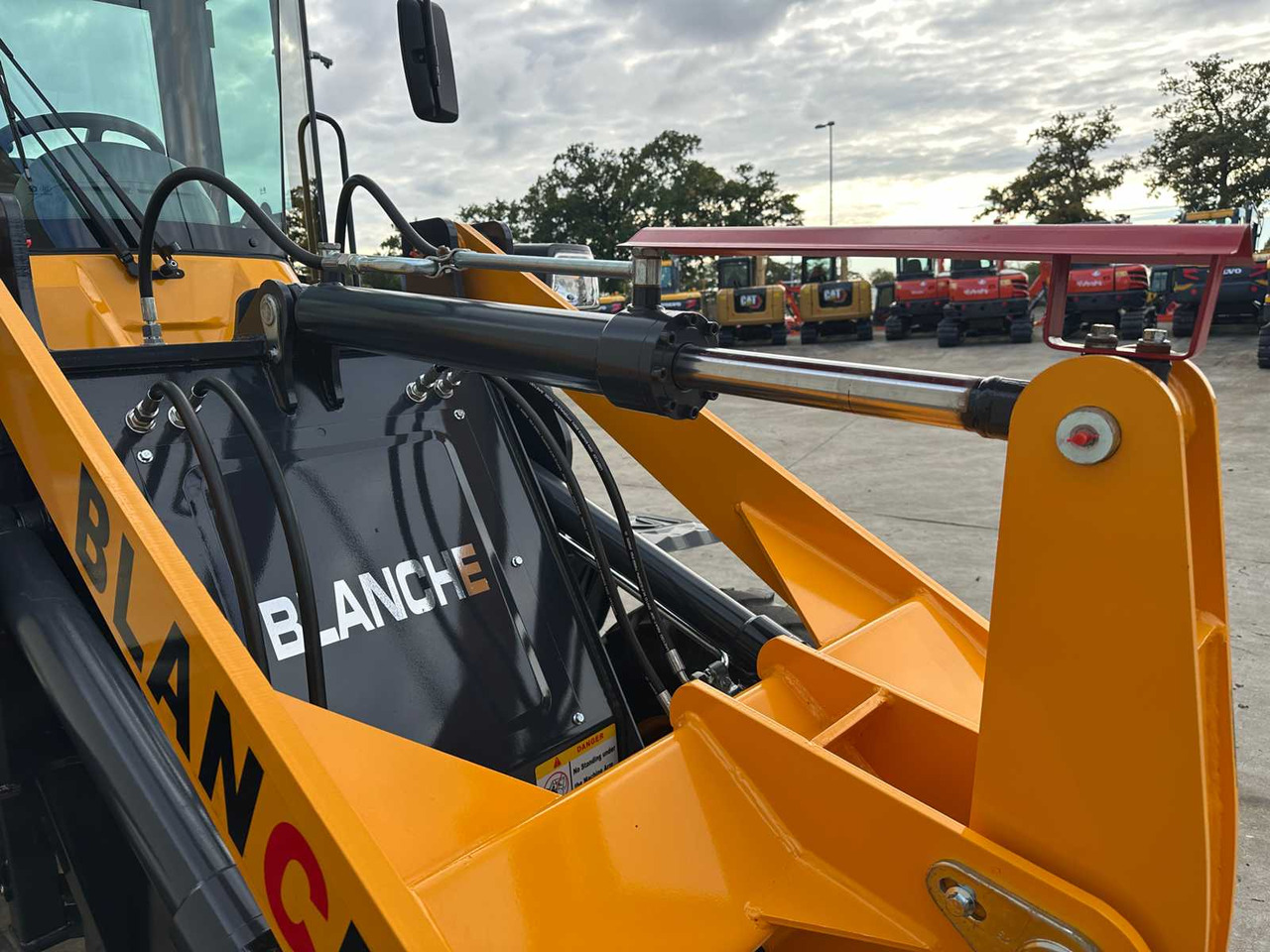 Utovarivač točkaš BLANCHE - 2025 - TW36 - WHEEL LOADER: slika 11 Utovarivač točkaš BLANCHE - 2025 - TW36 - WHEEL LOADER: slika 11