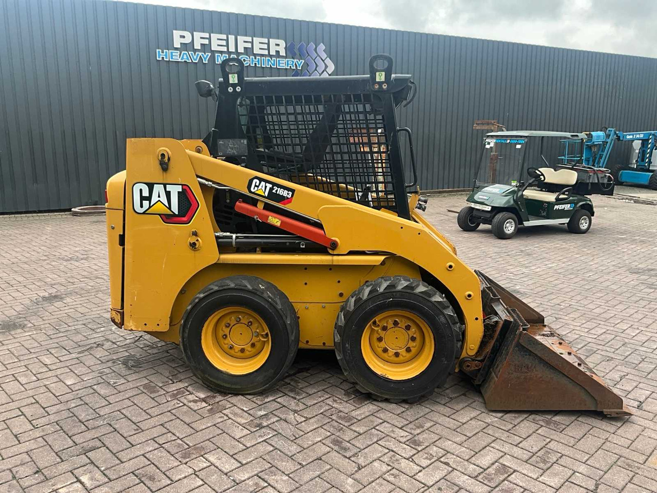 Caterpillar 216B3 - Mini utovarivač: slika 5 Caterpillar 216B3 - Mini utovarivač: slika 5