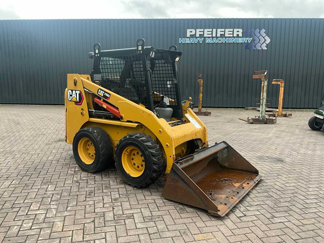 Caterpillar 216B3 - Mini utovarivač: slika 4 Caterpillar 216B3 - Mini utovarivač: slika 4