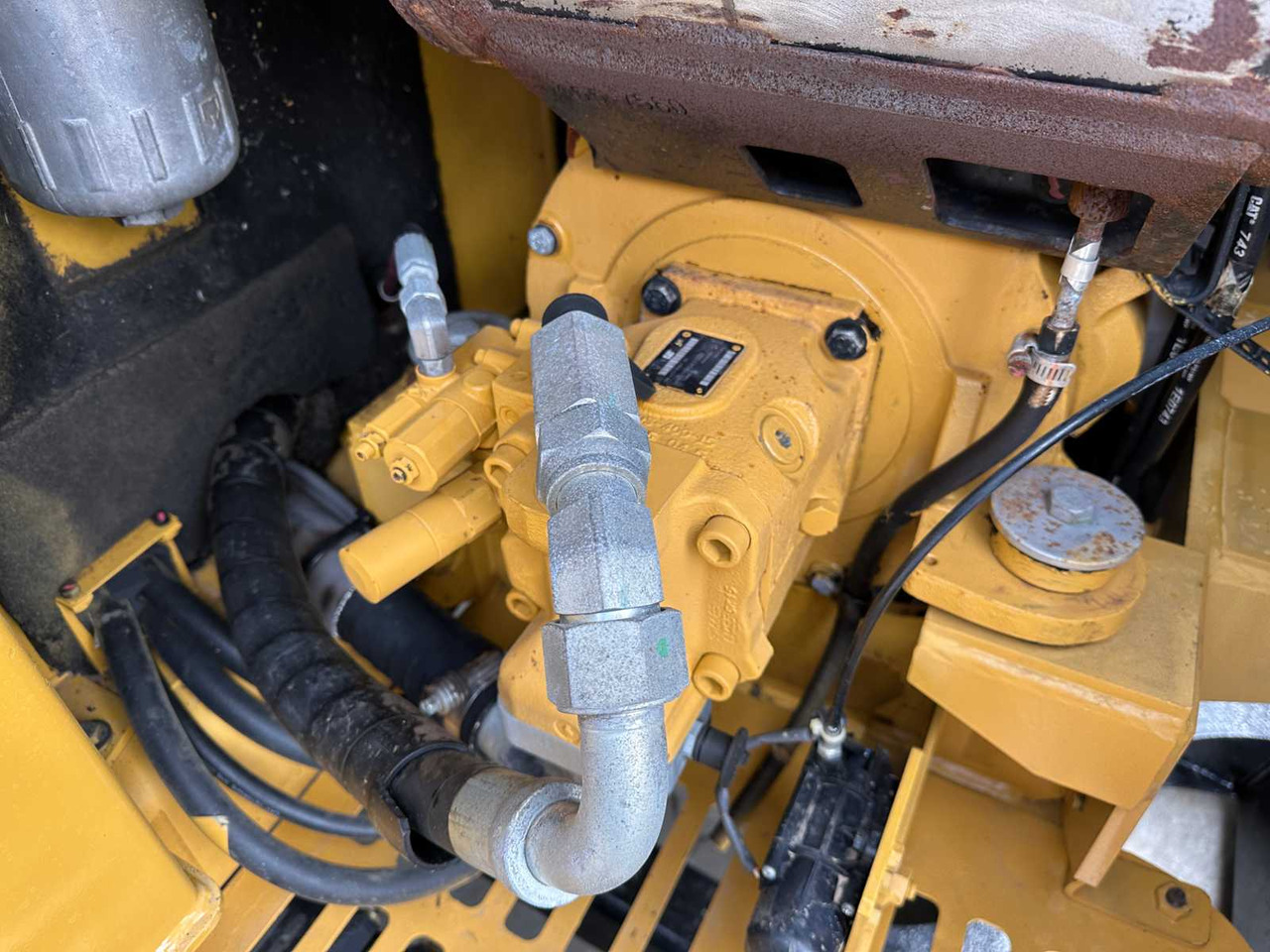 Bager guseničar Caterpillar 305.5E2: slika 33