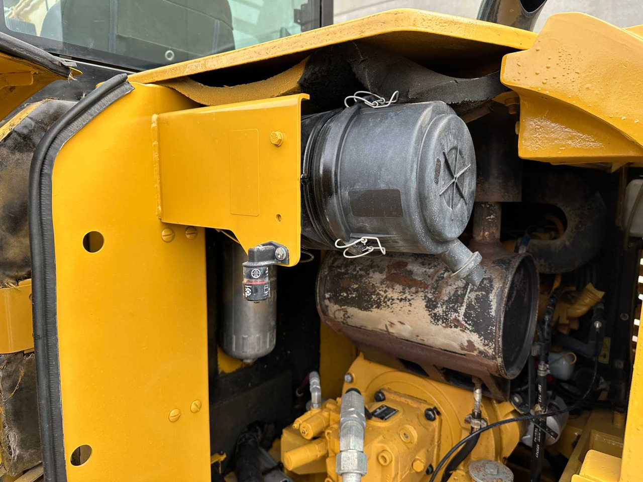Bager guseničar Caterpillar 305.5E2: slika 34