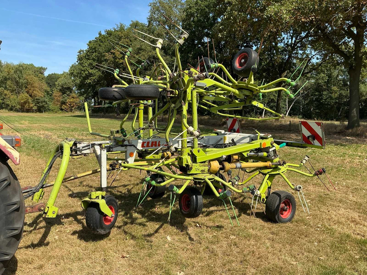 Claas 1050T - Oprema za prevrtanje i razlaganje: slika 1 Claas 1050T - Oprema za prevrtanje i razlaganje: slika 1