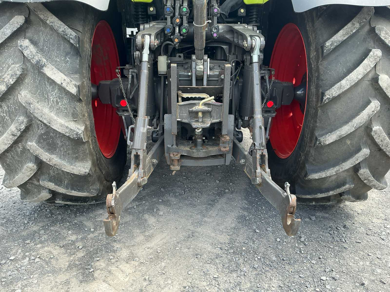 Traktor Claas Axion 840: slika 17