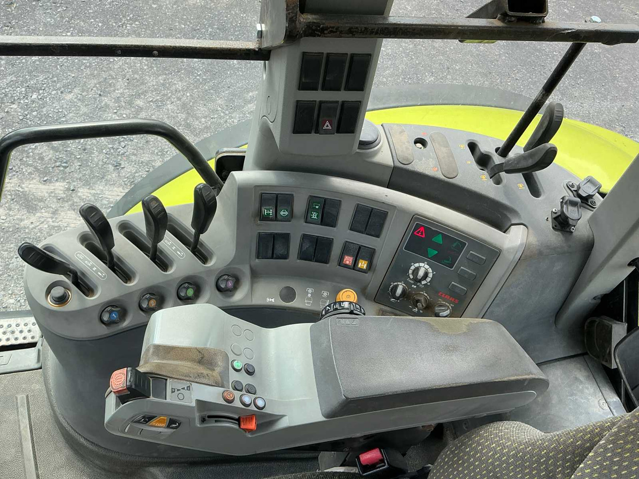 Traktor Claas Axion 840: slika 10