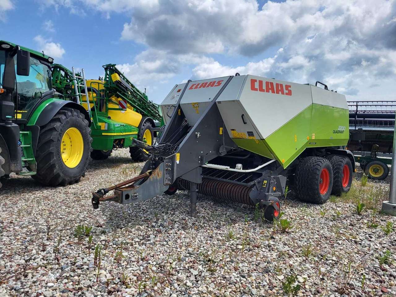 Claas Quadrant 2200 756D - Balirka za kockaste bale: slika 1 Claas Quadrant 2200 756D - Balirka za kockaste bale: slika 1
