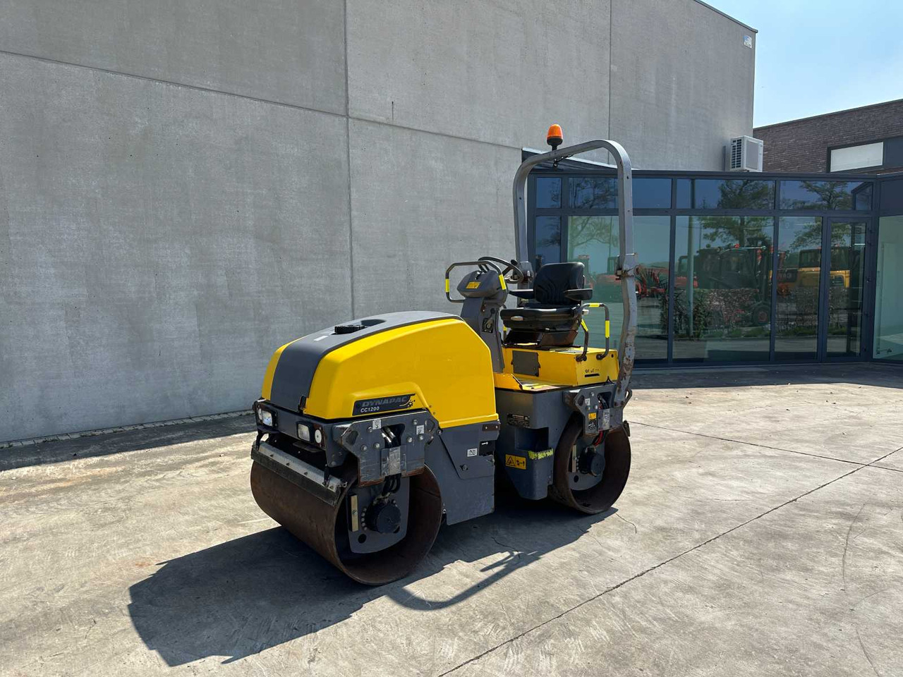 DYNAPAC CC1200 - Valjak za puteve: slika 1 DYNAPAC CC1200 - Valjak za puteve: slika 1