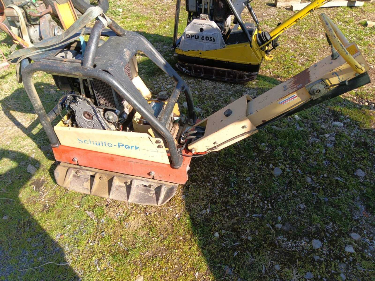 DYNAPAC LG500 - Vibraciona ploča: slika 2 DYNAPAC LG500 - Vibraciona ploča: slika 2