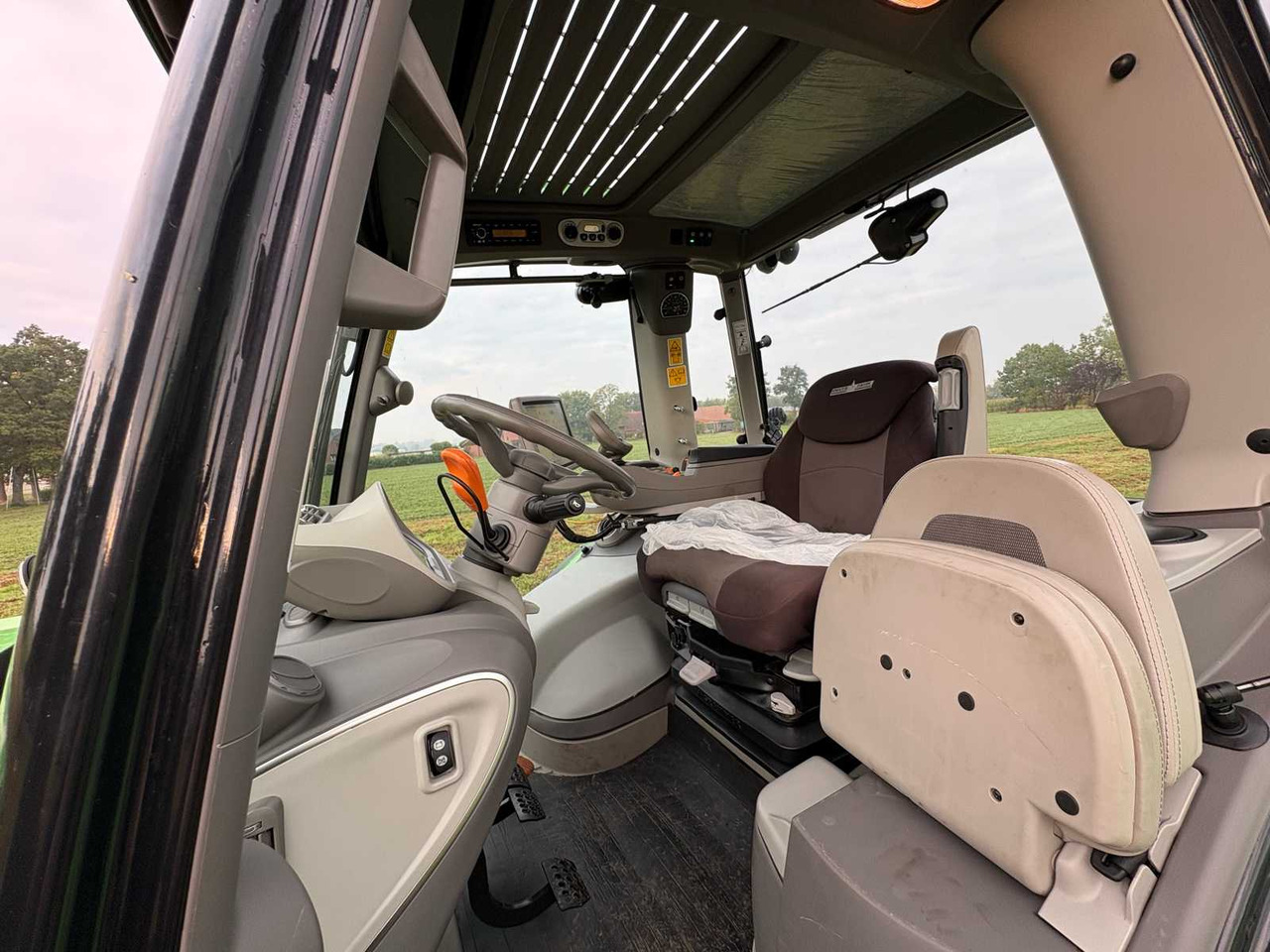 Traktor Deutz-Fahr 8280 TTV: slika 18 Traktor Deutz-Fahr 8280 TTV: slika 18