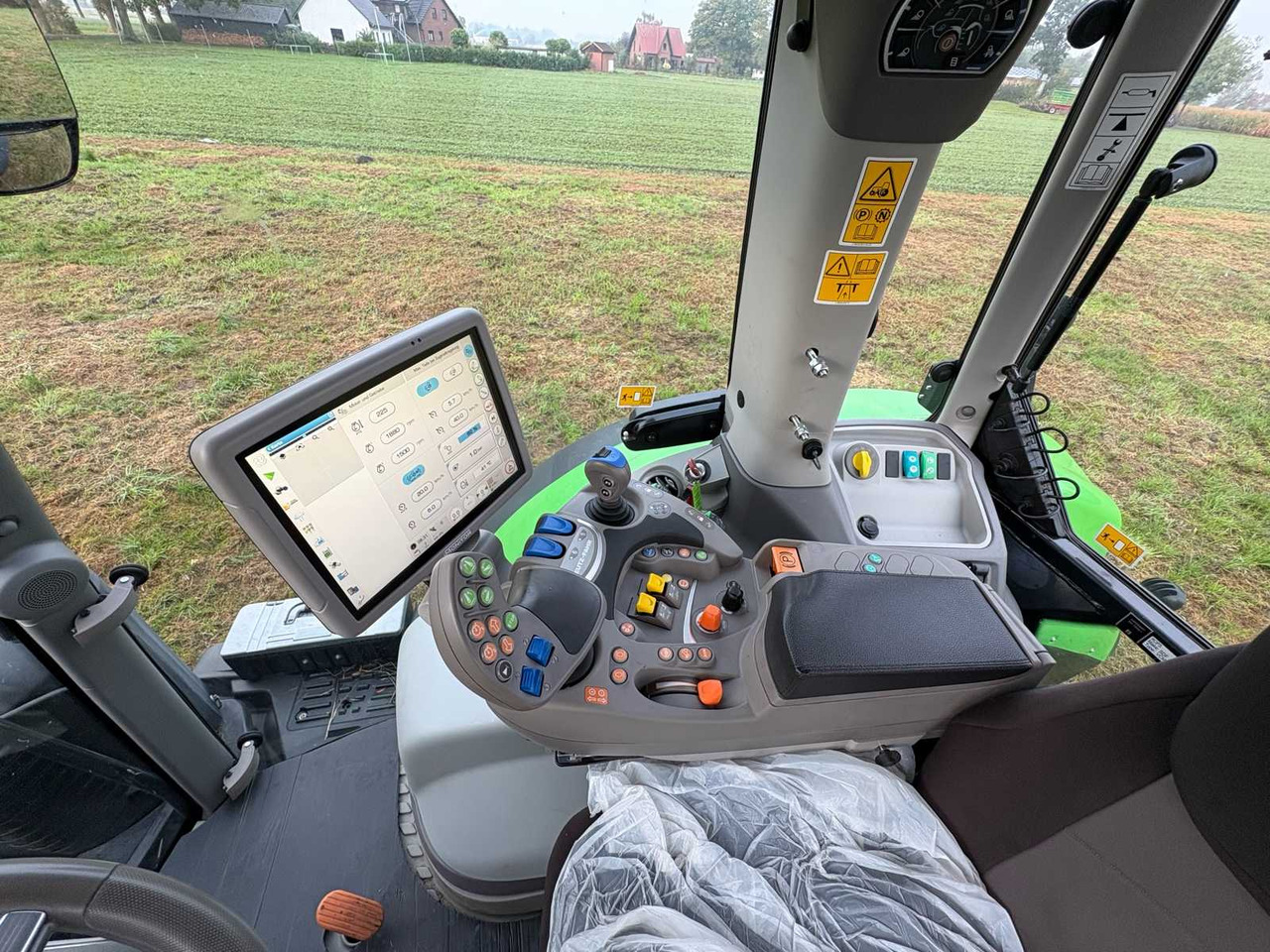Traktor Deutz-Fahr 8280 TTV: slika 19 Traktor Deutz-Fahr 8280 TTV: slika 19