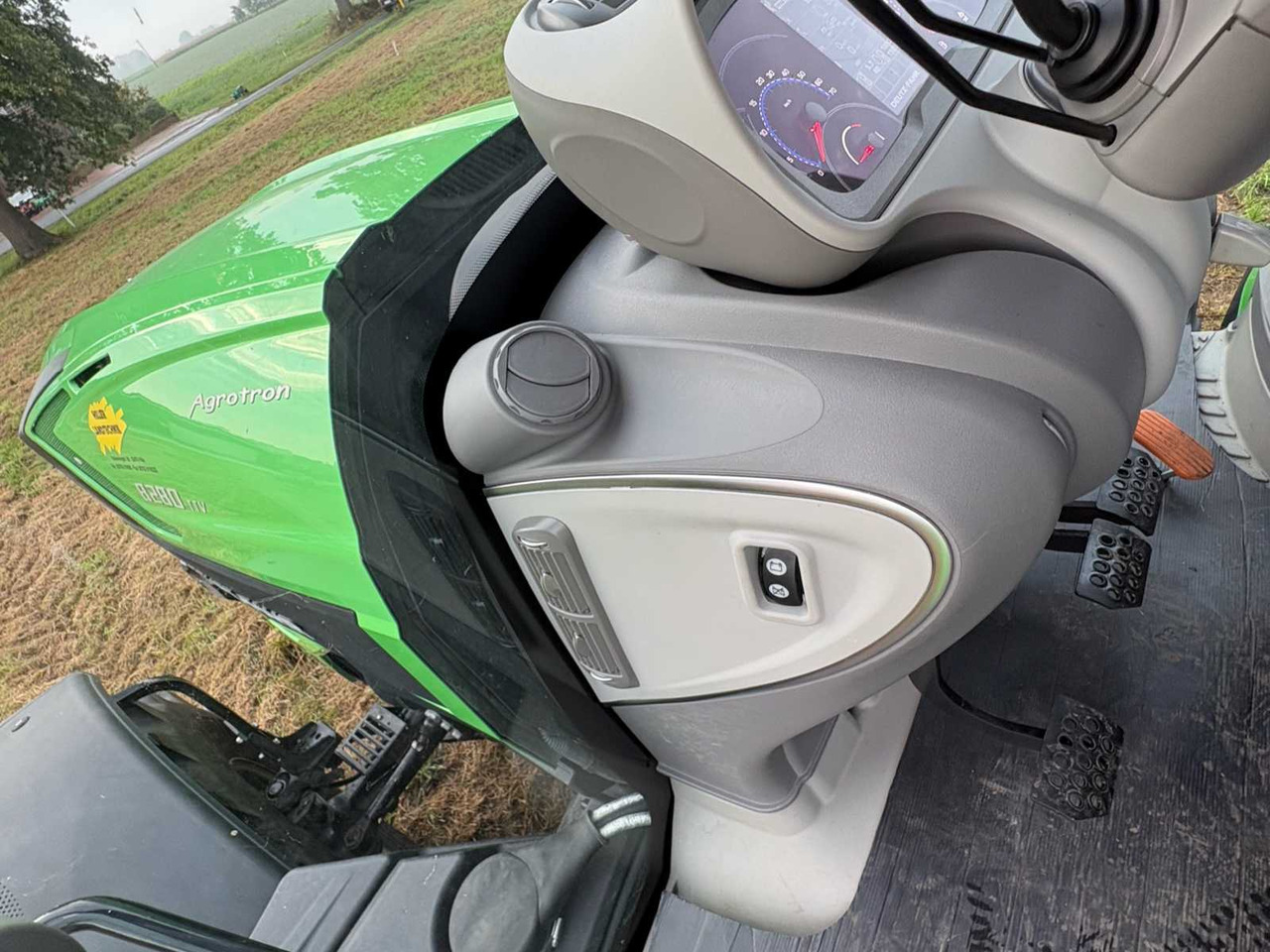 Traktor Deutz-Fahr 8280 TTV: slika 28 Traktor Deutz-Fahr 8280 TTV: slika 28