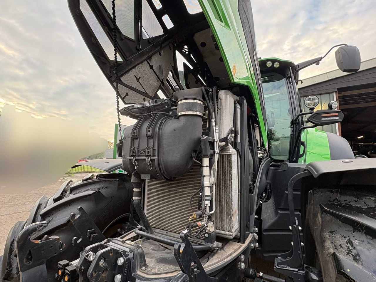 Traktor Deutz-Fahr 8280 TTV: slika 25 Traktor Deutz-Fahr 8280 TTV: slika 25