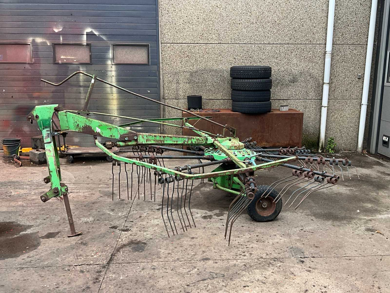 Deutz-Fahr - Oprema za prevrtanje i razlaganje: slika 2 Deutz-Fahr - Oprema za prevrtanje i razlaganje: slika 2