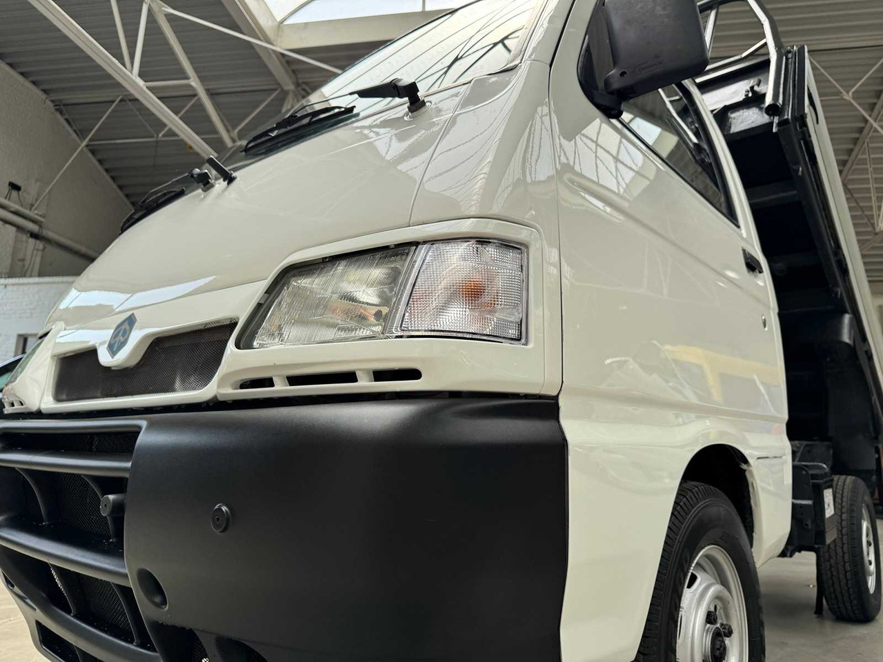 2005 PIAGGIO PORTER TIPPER 1.3 PETROL - Dostavno vozilo: slika 4 2005 PIAGGIO PORTER TIPPER 1.3 PETROL - Dostavno vozilo: slika 4