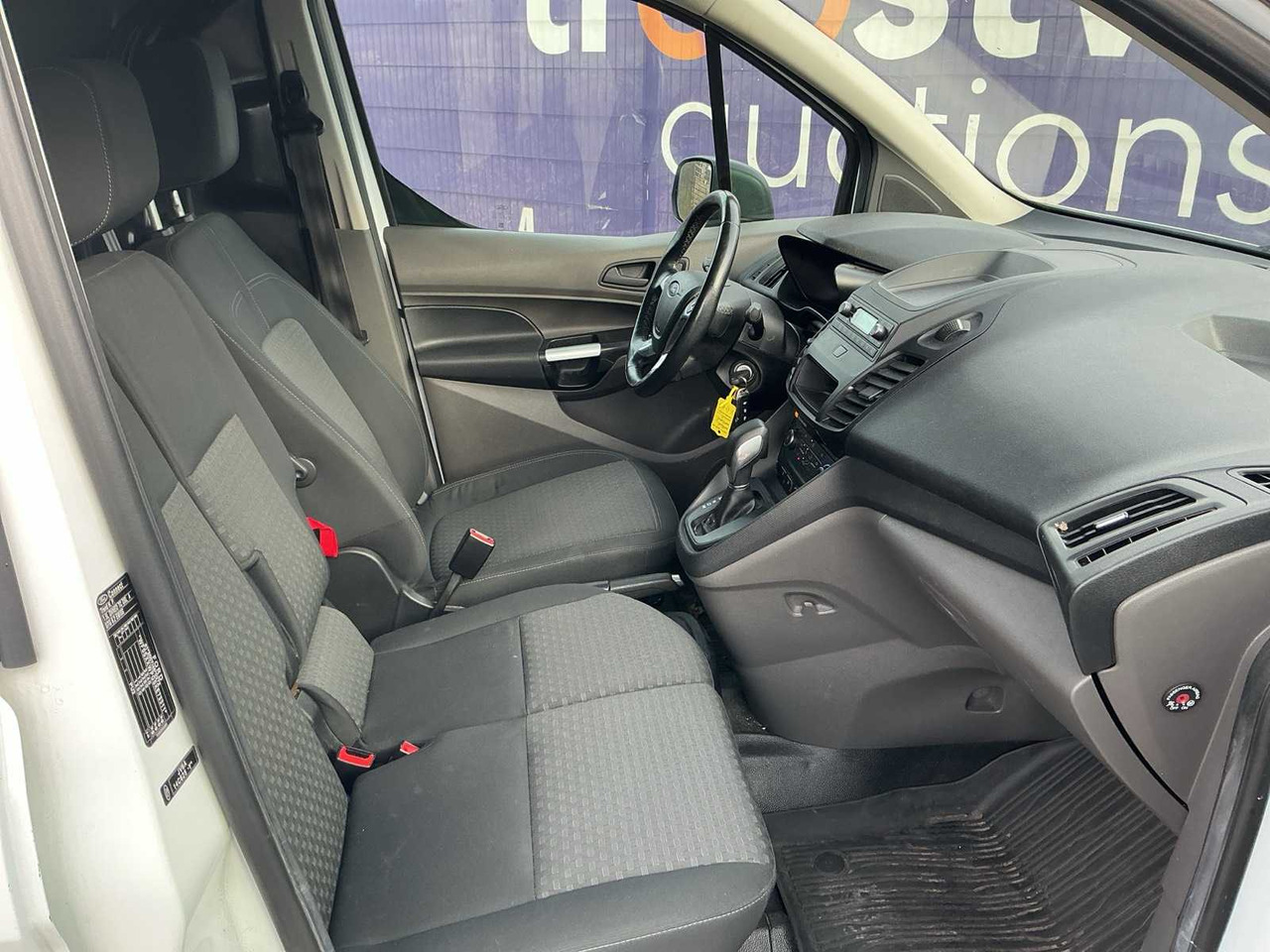 2019 - FORD - TRANSIT CONNECT - 1.5 ECOBLUE L2 TREND - COMMERCIAL VEHICLE - Dostavno vozilo: slika 5 2019 - FORD - TRANSIT CONNECT - 1.5 ECOBLUE L2 TREND - COMMERCIAL VEHICLE - Dostavno vozilo: slika 5