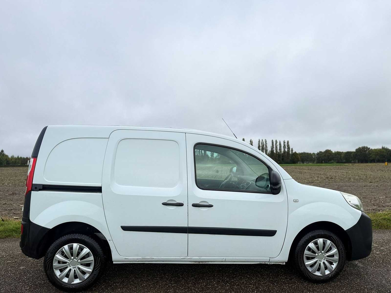 RENAULT - KANGOO EXPRESS - 1.5 DCI 90 EXBL.ES&S - VH-160-H - Dostavno vozilo: slika 4 RENAULT - KANGOO EXPRESS - 1.5 DCI 90 EXBL.ES&S - VH-160-H - Dostavno vozilo: slika 4