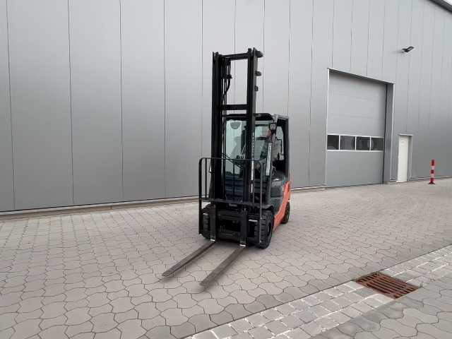 FORKLIFT TOYOTA 02-8FGF15 - Viljuškar: slika 2 FORKLIFT TOYOTA 02-8FGF15 - Viljuškar: slika 2