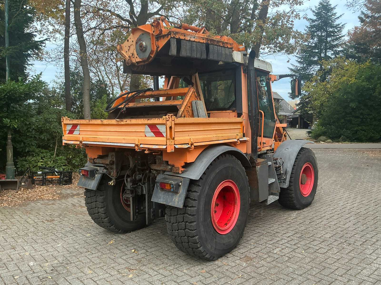 Fendt 1998 FENDT XYLON 524 ALL-WHEEL DRIVE AGRICULTURAL TRACTOR WITH MULAG FME 500 FLAIL MOWER - Traktor: slika 4 Fendt 1998 FENDT XYLON 524 ALL-WHEEL DRIVE AGRICULTURAL TRACTOR WITH MULAG FME 500 FLAIL MOWER - Traktor: slika 4